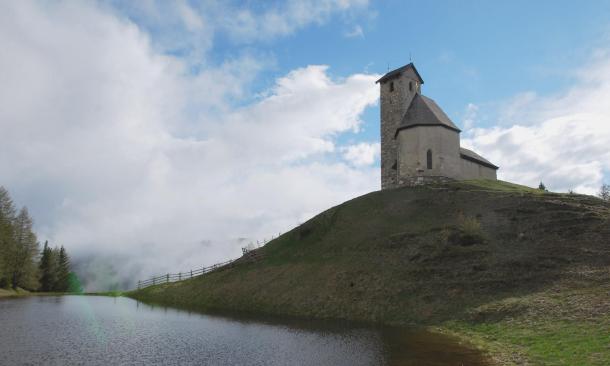 umgebung-wandern-kirche-02